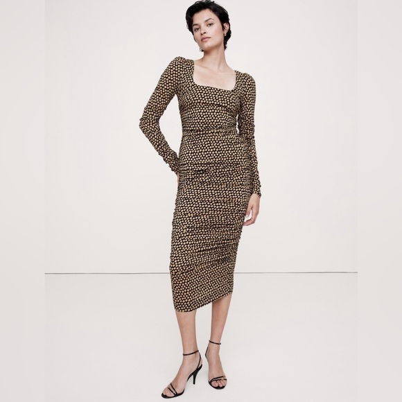 NWT! Banana Republic Camel and Black Dot Crepe Ruched Midi Dress - Size 6 Tall - Picture 1 of 4